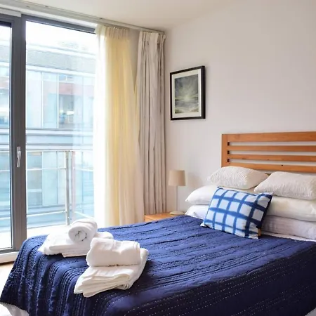 Stylish & Contemporary City Centre In Smithfield *